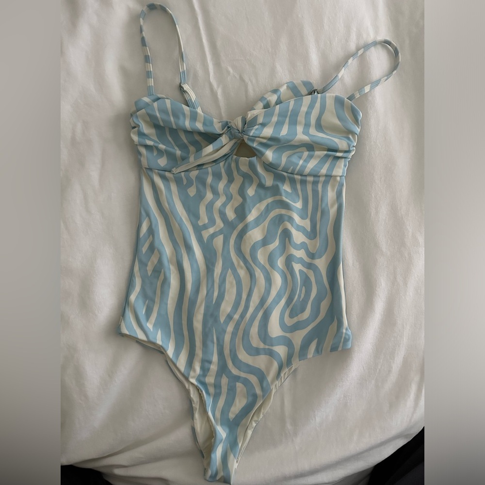 DEVON WINDSOR Light Blue and White Swirl One-Piece Swimsuit